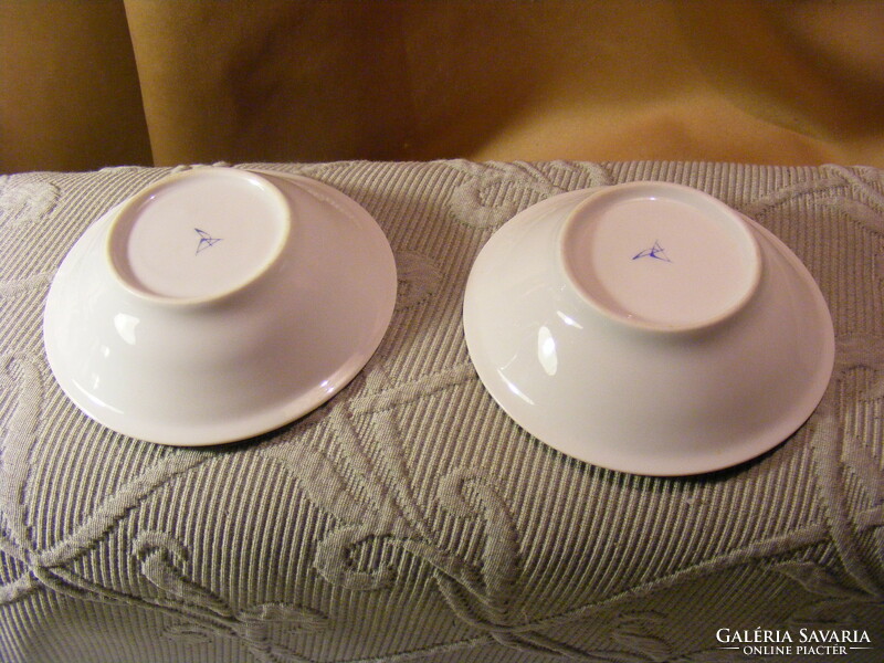 2 Lowland compote bowls 13 cm