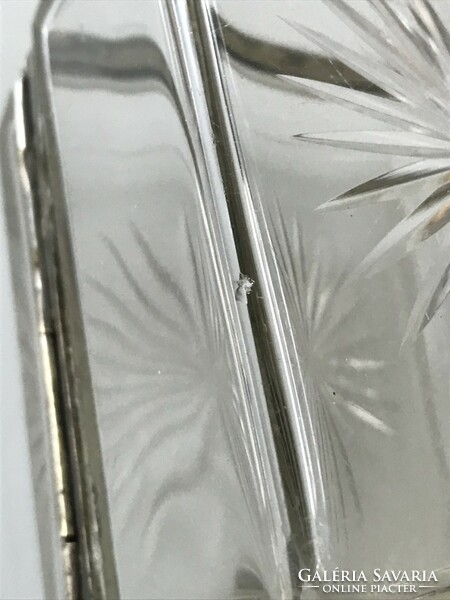 Antik üvegdoboz hántolt élekkel, metszett csillag mintàval, 11x8x8 cm