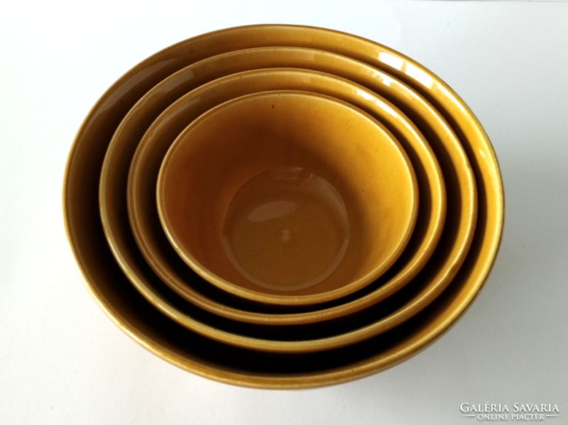 Set of 4 retro German GDR faience bowls