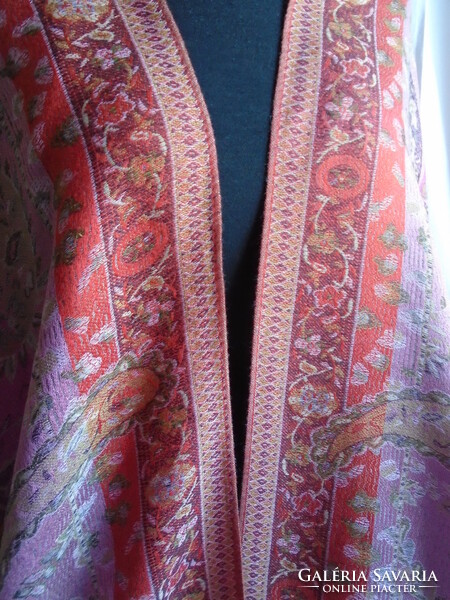 Új, 70 % pashmina 30 % selyem luxus kendő, vállkendő.