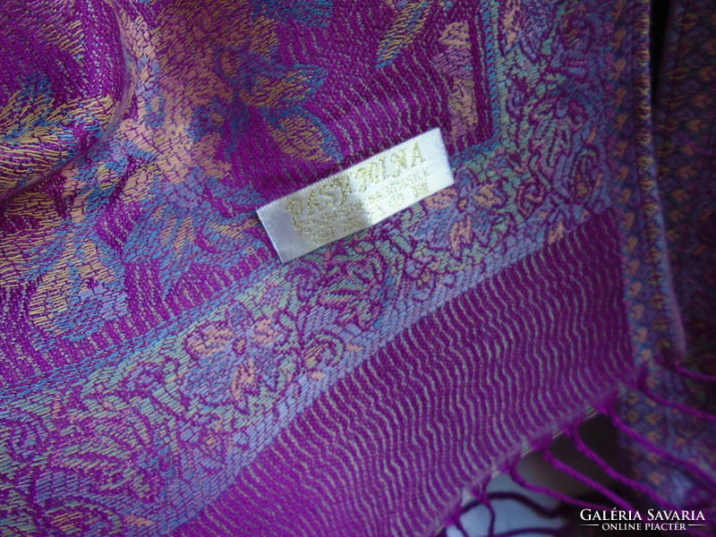 Új, 70 % pashmina 30 % selyem luxus kendő, vállkendő.