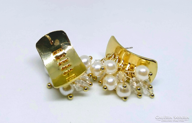 Gold colored white pearl cluster earrings 65