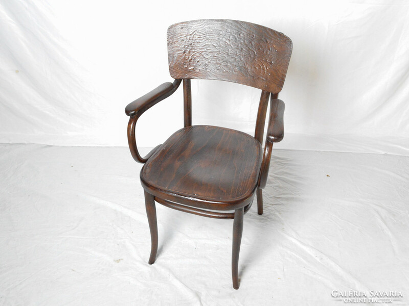 Antik Thonet nyomott mintás karfás szék (restaurált)