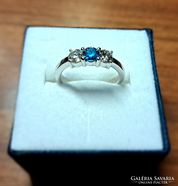 14 Kt white gold blue brill ring