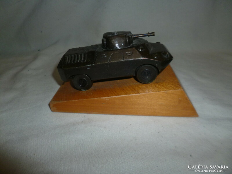 Old metal pszh combat vehicle model tabletop dis on wooden base