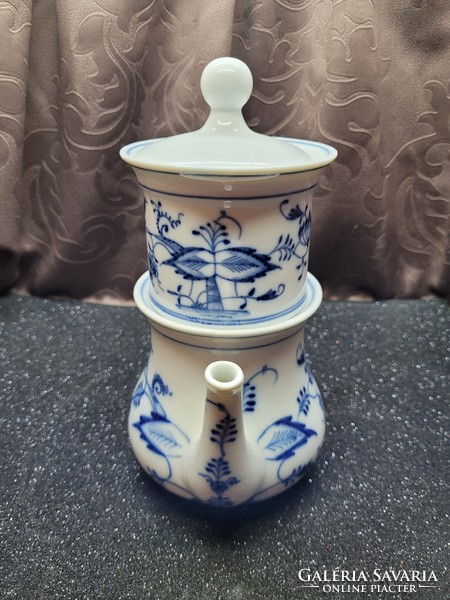 Hagymamintás keleti porcelán teáskanna szűrővel