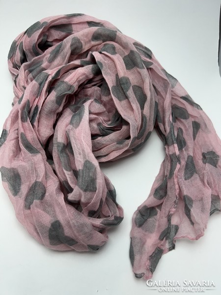 Wrinkled large pink heart scarf