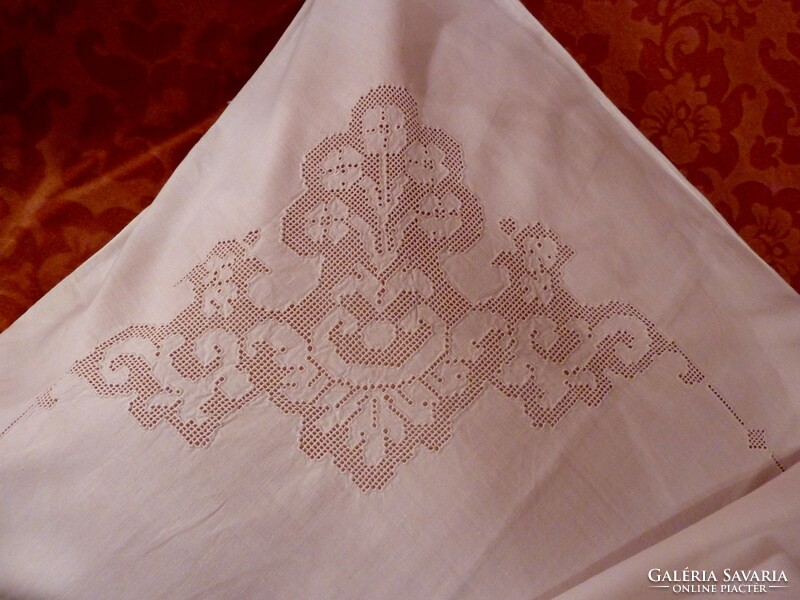 2 pillowcases embroidered with Toledo, monogrammed by skilled hands
