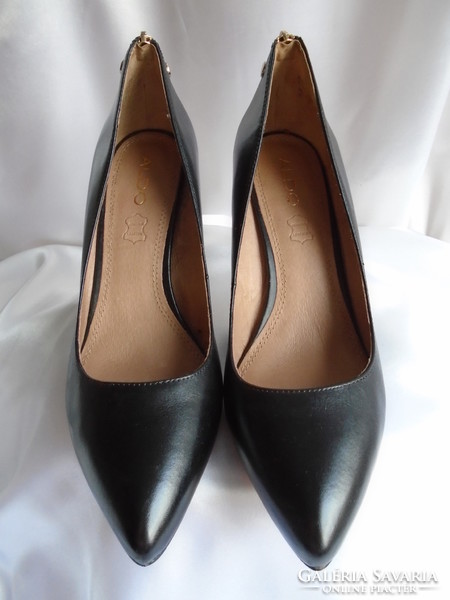 New leather Brazilian high heels. Size 41.