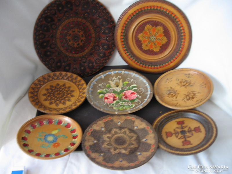 8 Pcs.Os retro mixed wooden decorative wall plate
