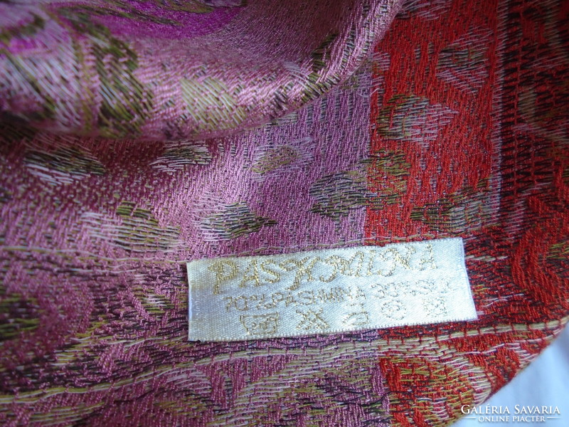 Új, 70 % pashmina 30 % selyem luxus kendő, vállkendő.