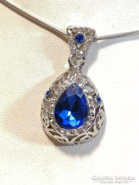 Sapphire blue pendant (891)