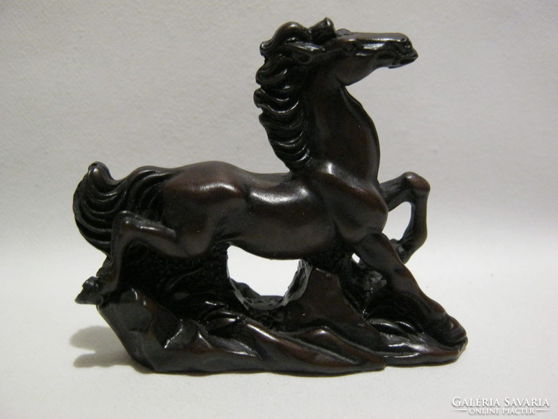 Galloping horse figure