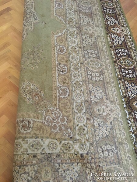 Old moss green basic color carpet 2x2.9