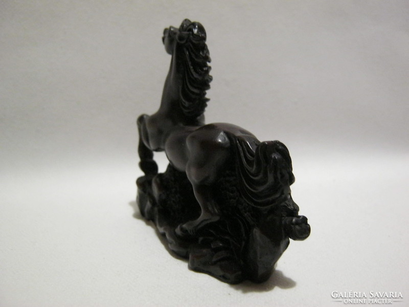 Galloping horse figure