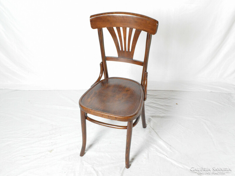 Antik Thonet teli háttámlás szék (restaurált)