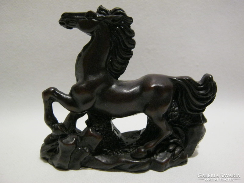 Galloping horse figure