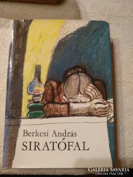 Berkesi András: Siratófal, ajánljon!