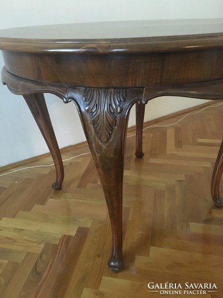 Neo-baroque salon table