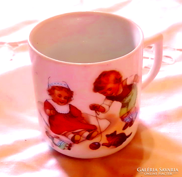 Extremely rare, kitty story mug, with a scene from childhood