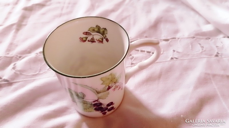 English mug with autumn fruit pattern