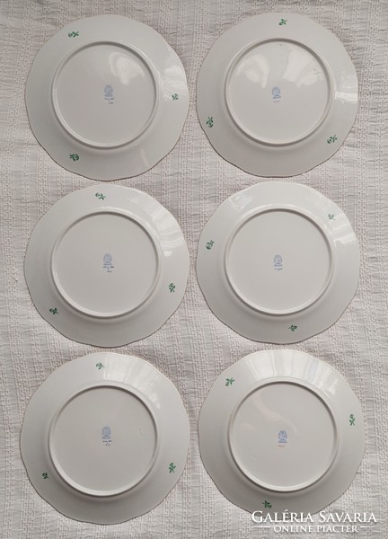Herend green victoria vav6 flat plates in perfect condition!