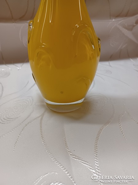 Sárga üveg váza