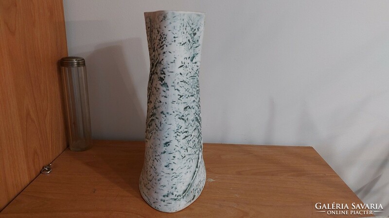 (K) Art stúdió Kerámia váza cca 25 cm magas.