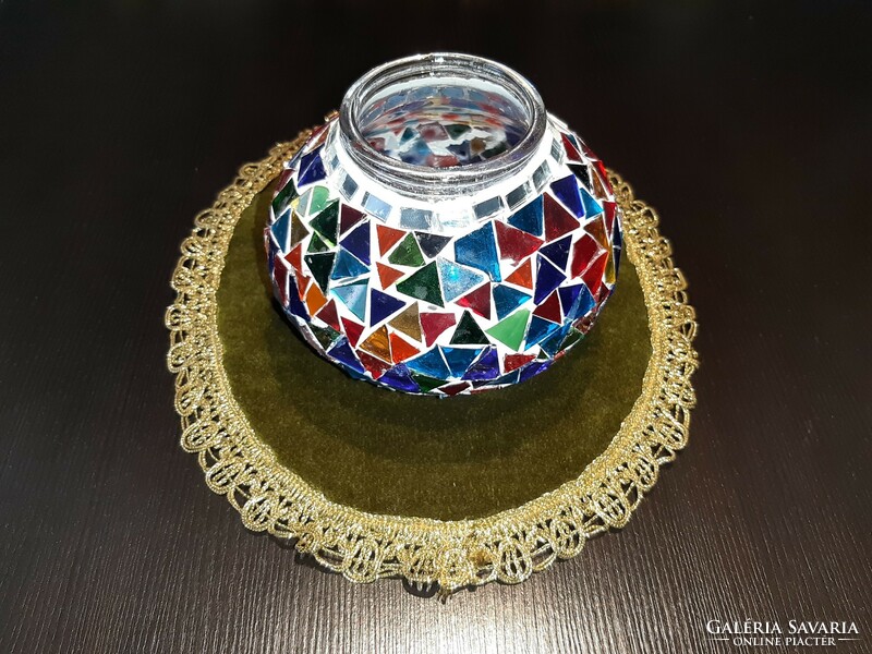 Glass bowl decorated by hand