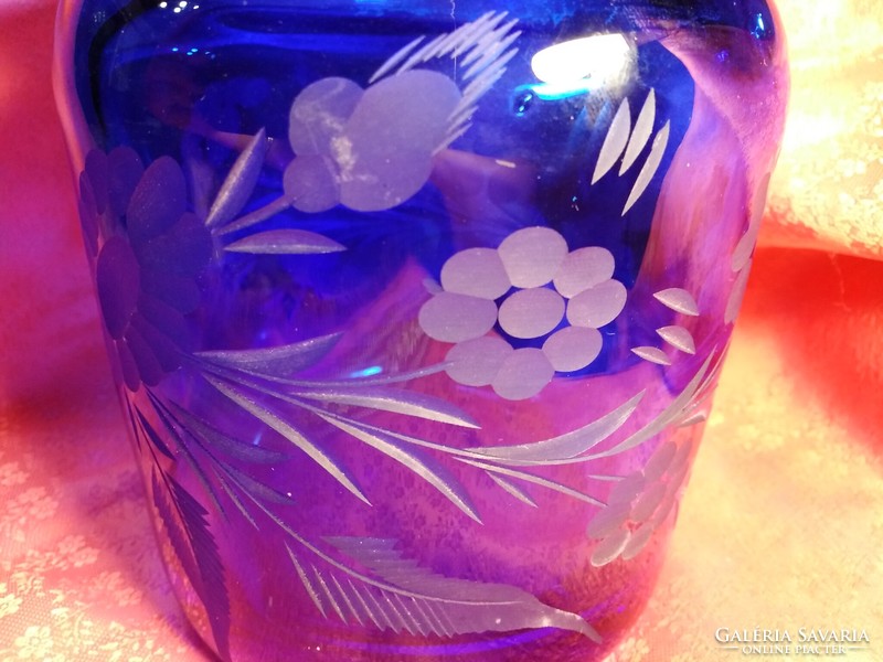 Gyönyörű vastag lila ólomkristály, csiszolt üveg váza