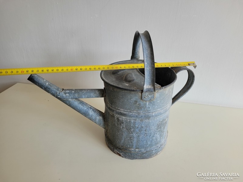 Old small size 4 liter tin watering can small metal galvanized watering can