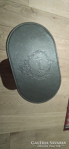 Harrods leather-effect gift box (holds 2 bottles)