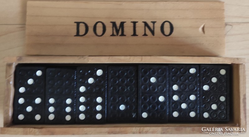 Wooden boxed dominoes from the 90s, 28 complete