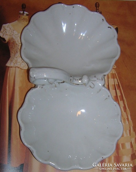 Antique porcelain tableware offering