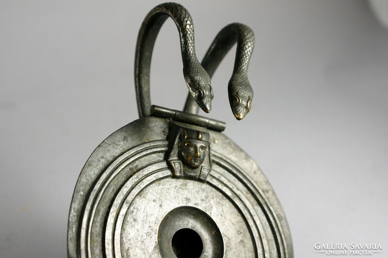 Antik bronz olaj lámpás kígyós fogantyúval
