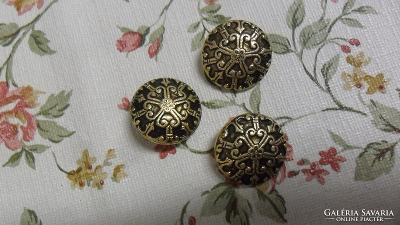 3 Pcs retro metal, gold-bronze button with ears 2 cm. Tailoring and sewing are creative.