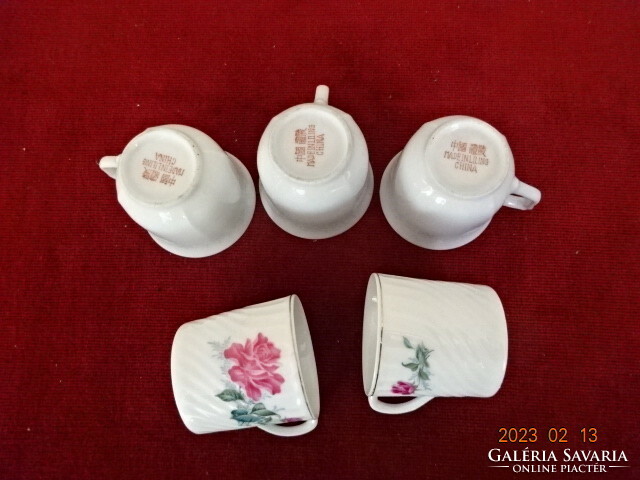 Kínai porcelán, öt darab kávéscsésze egyben, két fajta. Jókai.
