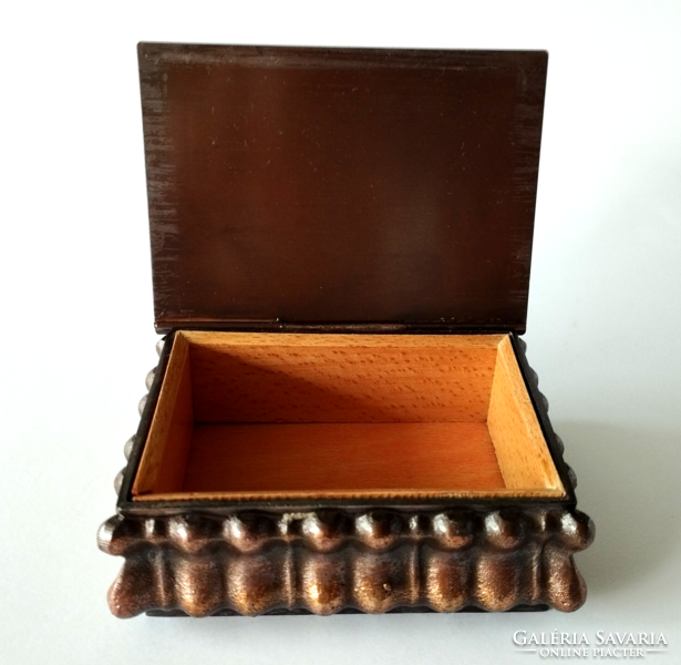 Gobelin inlaid red copper jewelry holder, box