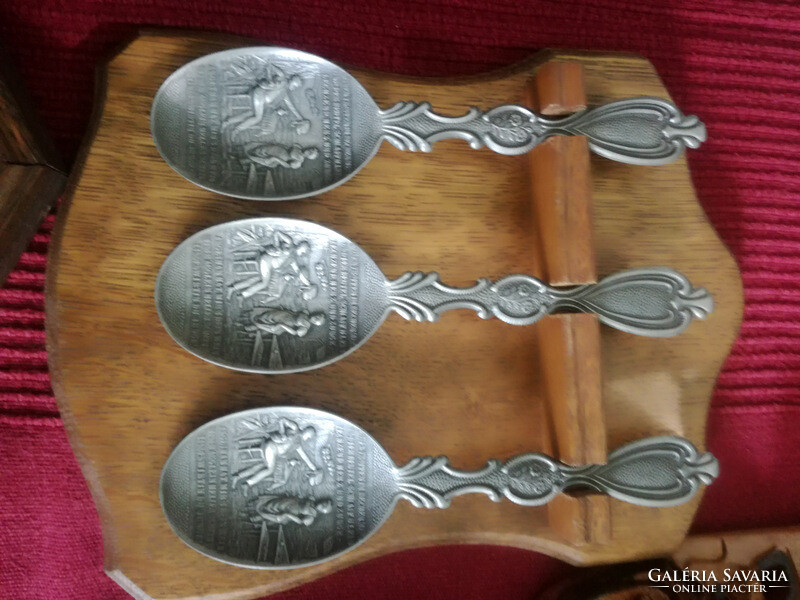 3 decorative pewter spoons in a wall holder - liquidation of collection