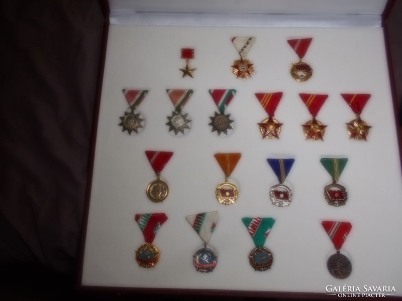 III. Planned awards of World War I !!! Rrrr !!!! 17 Pieces !!! In a gift box !!!