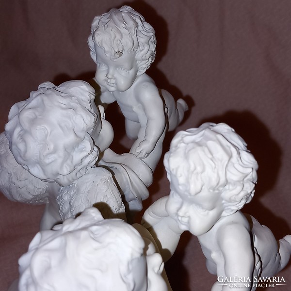 2db "GILDE ",Fehér, szárnyas angyal kisdeddel ",szobor, figura, figurális szobor.