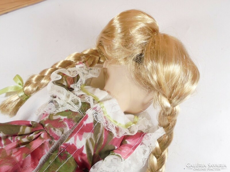 Retro Vintage régi játék porcelán fonott hajú baba