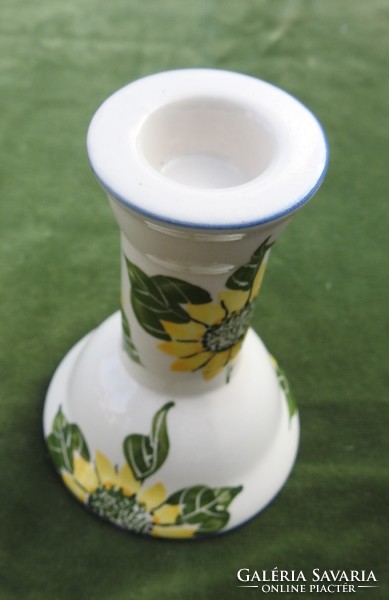 Table candle holder with sunflower pattern