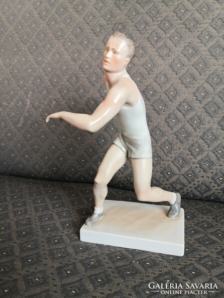 Antique discus thrower from Herend, the work of a black gauze sculptor