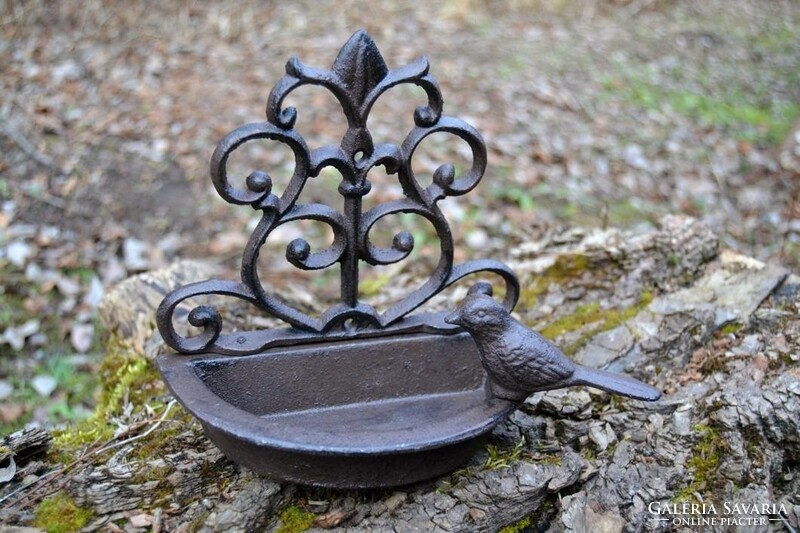 Cast iron bird feeder