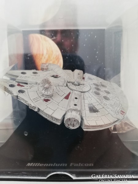 Star Wars Millenium Falcon model Lucasfilm