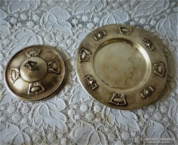 Silver-plated art nouveau table, bowl.