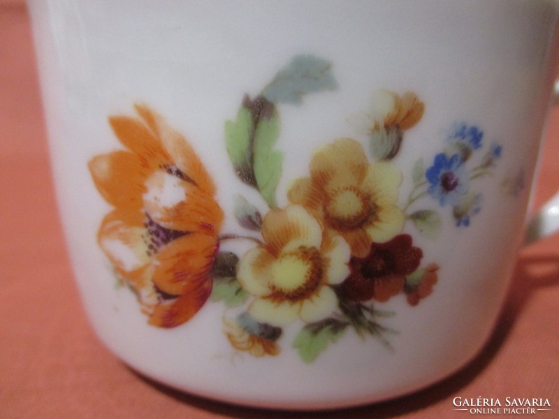 Virágcsokros teás csésze