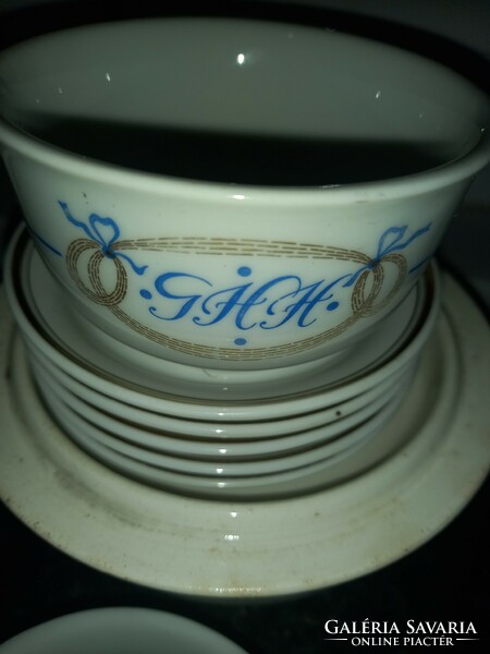 Grand hotel teacups from before 1930