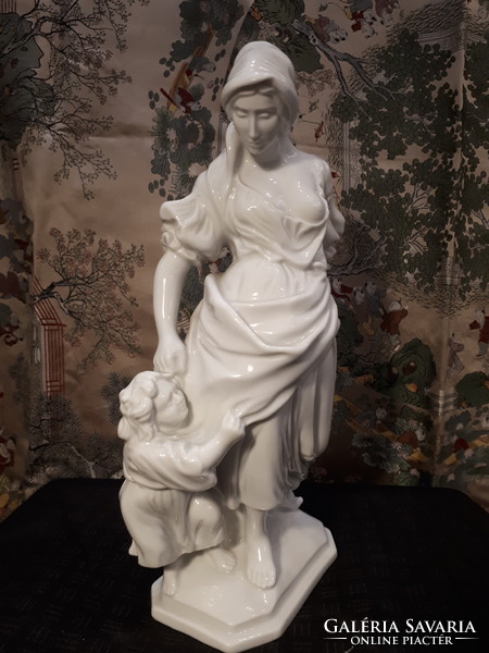 Herend porcelain mother with her child